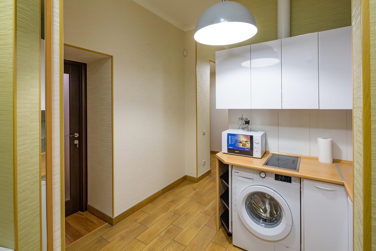 Apartment On Svobody Avenue 25 Lviv Exterior photo
